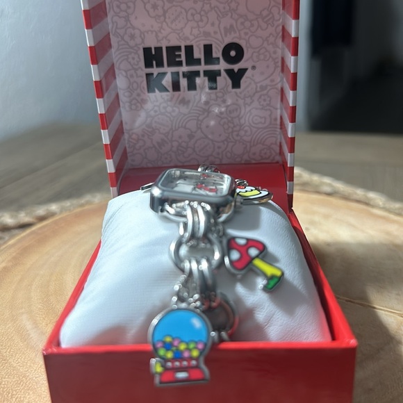 Hello Kitty Watch - Picture 2 of 11